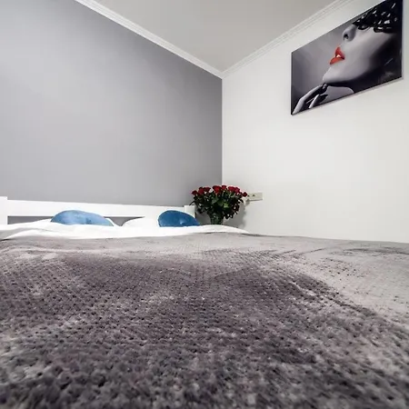 In Rynok Square Apartment *