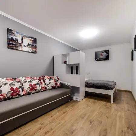 Apartment In Rynok Square